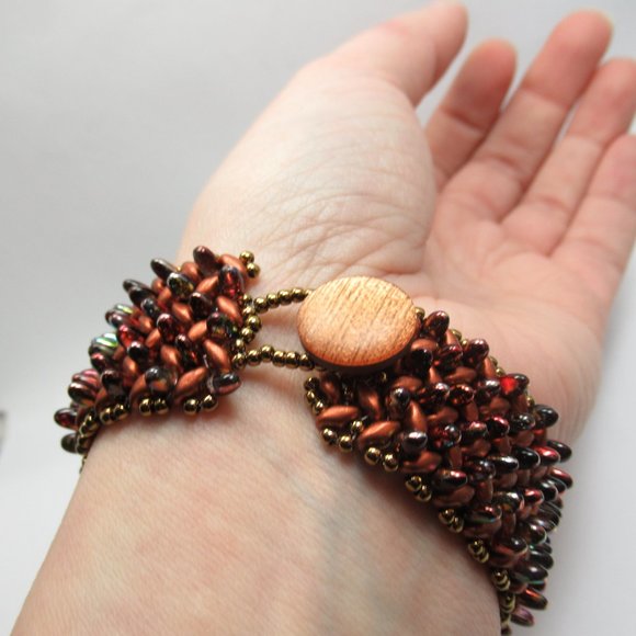 Handwoven bead bracelet - Picture 10 of 10